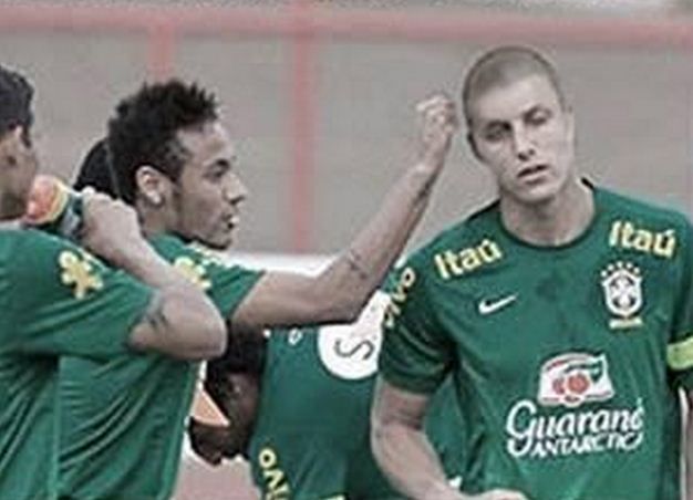 Ce s-a intamplat cu parul lui David Luiz? Imaginea fabuloasa de la antrenamentul Braziliei! Nimeni nu credea ca-l va vedea asa_2