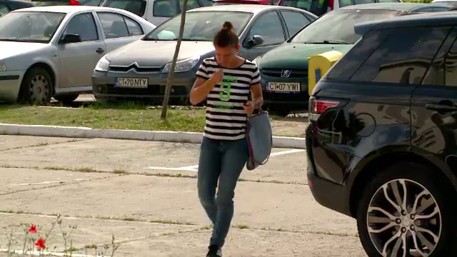 FOTO Simona Halep a mers la scoala in noua masina de 70.000 de euro! Ce propunere a primit la Constanta:_15