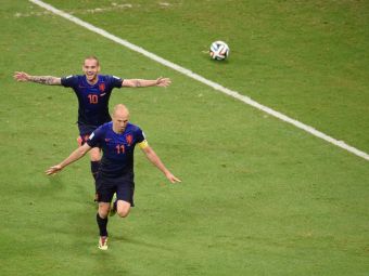 
	Surpriza de care jucatorii Olandei au avut parte dupa victoria uriasa cu Spania! Telefonul neasteptat venit de la un campion ROMAN
