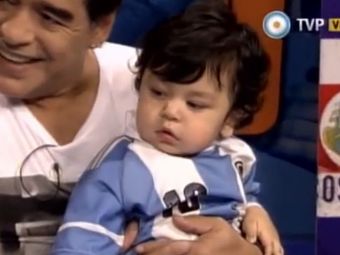 
	Maradona si-a prezentat in premiera fiul! L-a imbracat cu tricou cu numarul 10, apoi a surprins: &quot;Nu vreau sa vorbesc de Messi!&quot;
