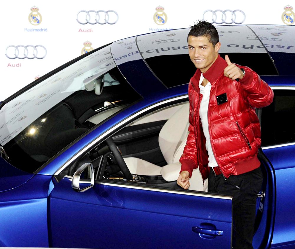 FOTO CADOU de 1,3 milioane de euro! Cum arata noul BOLID de 1000 de cai al lui Cristiano Ronaldo:_5