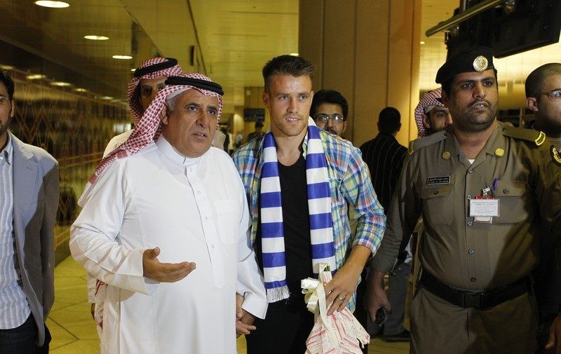 S-a BLOCAT aeroportul! Pintilii a ajuns la arabi! Cum a fost primit fostul jucator al Stelei. FOTO:_1