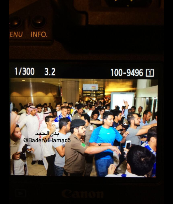 S-a BLOCAT aeroportul! Pintilii a ajuns la arabi! Cum a fost primit fostul jucator al Stelei. FOTO:_9