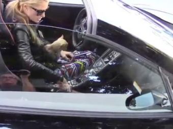
	Paris Hilton s-a facut de ras! Si-a luat McLaren de 200.000 de euro, dar nu stie sa-l conduca! VIDEO - cum a fost surprinsa!
