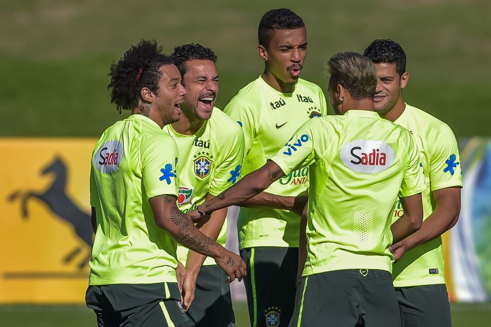 Caterinca momentului la antrenamentul Braziliei. Cum a incercat Neymar sa-l imite pe Suarez!_2
