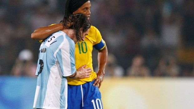 
	BOMBA pe piata transferurilor! Ronaldinho s-a inteles cu o echipa unde NIMENI nu credea o ca sa-l vada! Unde va juca
