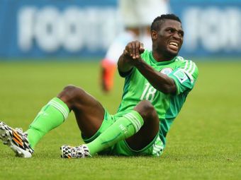 
	Cel mai ghinionist fotbalist de la Mondial! Un nigerian va rata restul turneului final din cauza unui coleg:
