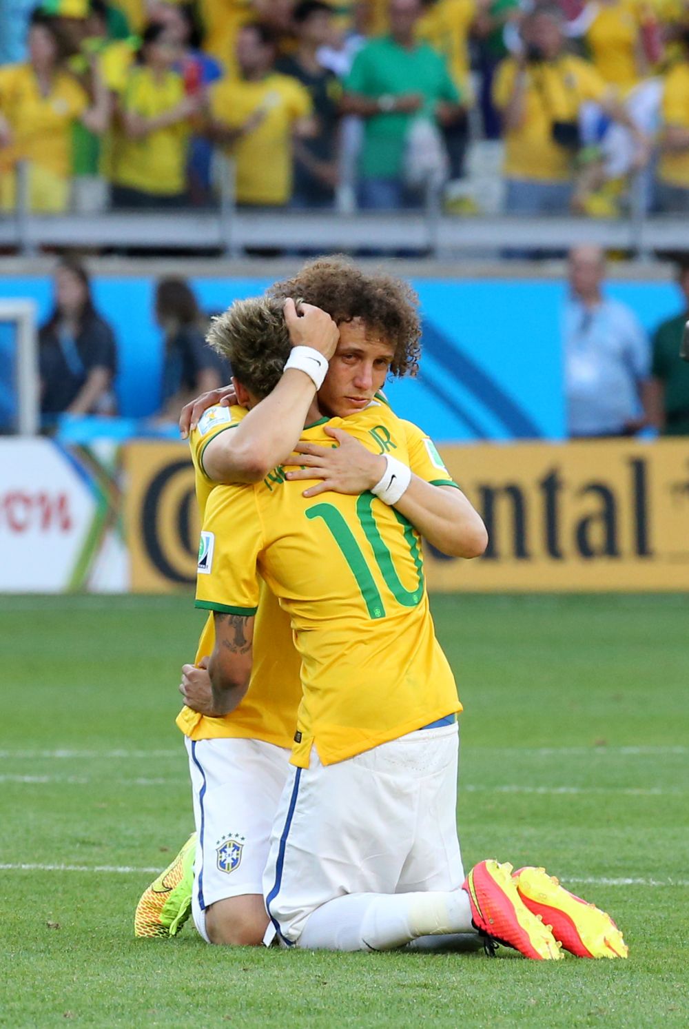 FOTO CUTREMURATOR! Neymar a cedat nervos! Cu dureri, a cazut in genunchi si a plans ca un copil! Imaginile nevazute la TV_2