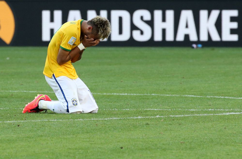 FOTO CUTREMURATOR! Neymar a cedat nervos! Cu dureri, a cazut in genunchi si a plans ca un copil! Imaginile nevazute la TV_3