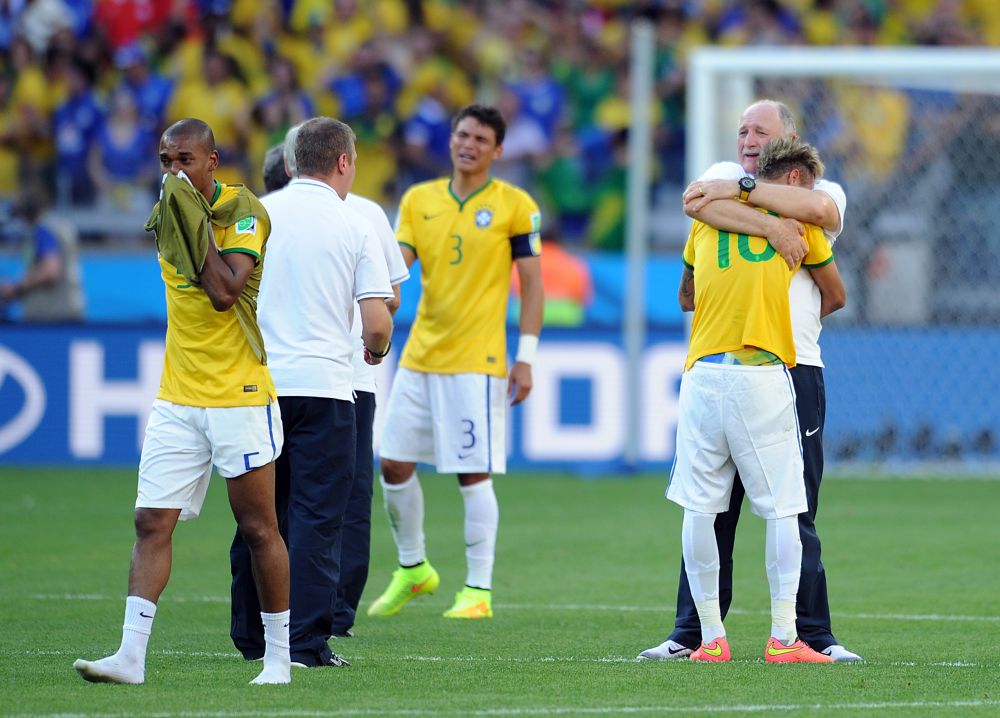 FOTO CUTREMURATOR! Neymar a cedat nervos! Cu dureri, a cazut in genunchi si a plans ca un copil! Imaginile nevazute la TV_6