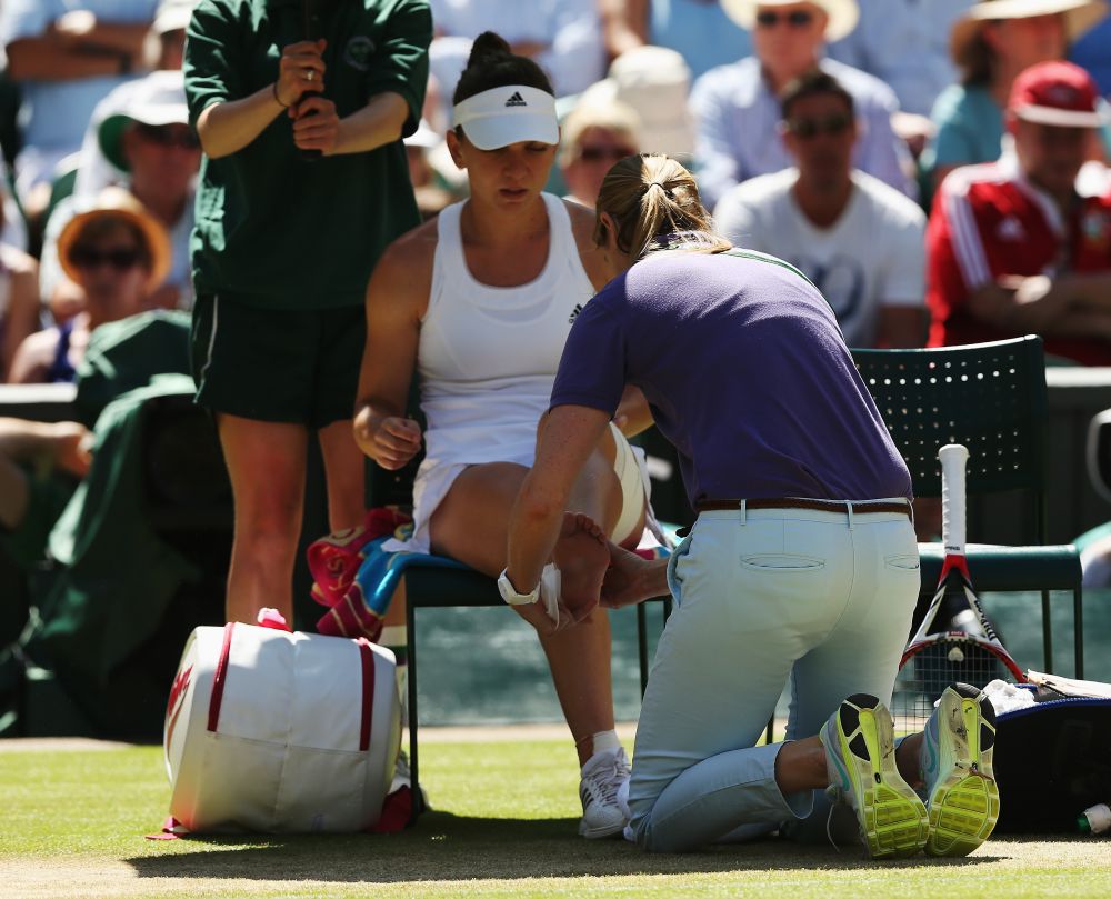 Imagini DUREROASE la Wimbledon. Secunde dramatice pentru Simona Halep. Medicii au intrat imediat pe teren. Ce a patit. FOTO_10