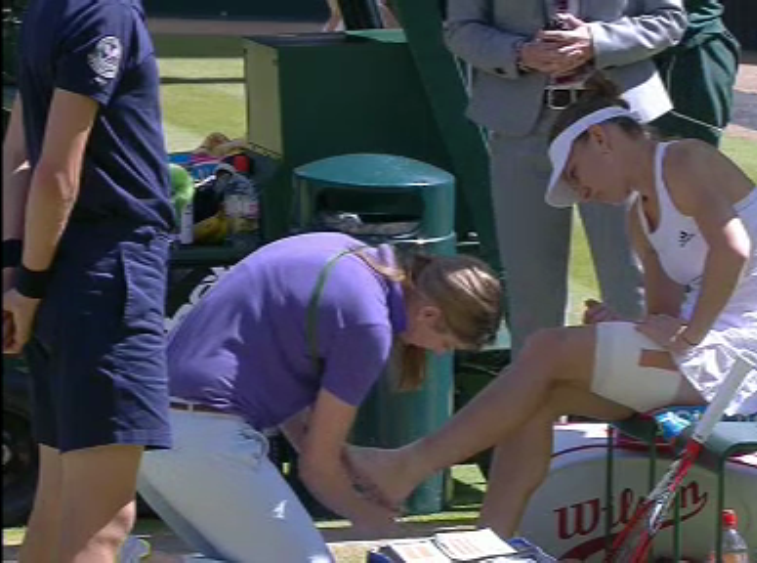 Imagini DUREROASE la Wimbledon. Secunde dramatice pentru Simona Halep. Medicii au intrat imediat pe teren. Ce a patit. FOTO_8