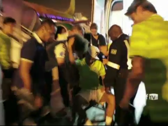 
	Brazilienii, distrusi de durere! Neymar a parasit stadionul in carucior cu rotile, colegii au plans in fata camerelor! VIDEO
