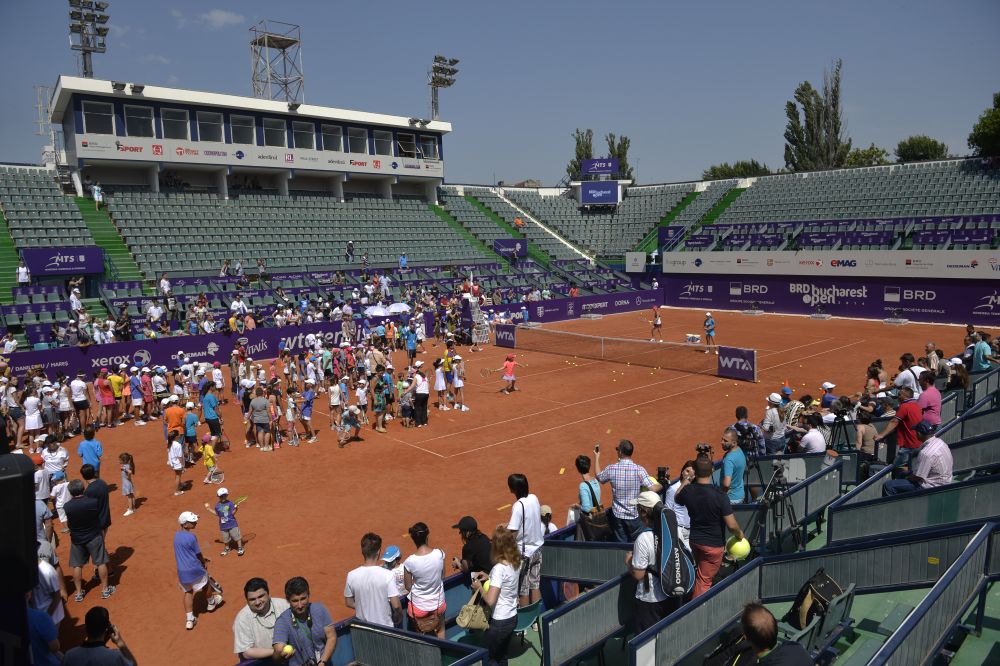 SUPER FOTO: Simona Halep a facut fericiti 200 de copii: a jucat tenis cu ei la Arenele BNR! "E incredibil ca avem turneu WTA!"_6