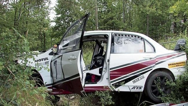 Accident infiorator in timpul unui raliu. Pilotul si copilotul au fost gasiti morti in masina_2