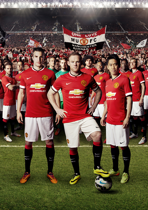 Manchester United si-a lansat oficial noile echipamente. Ce mesaj a fost scris pe tricouri. FOTO_1