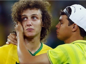 
	David Luiz a inceput sa planga: &quot;Cer iertare poporului brazilian!&quot; Cum se deschid publicatiile din Brazilia si Germania:
