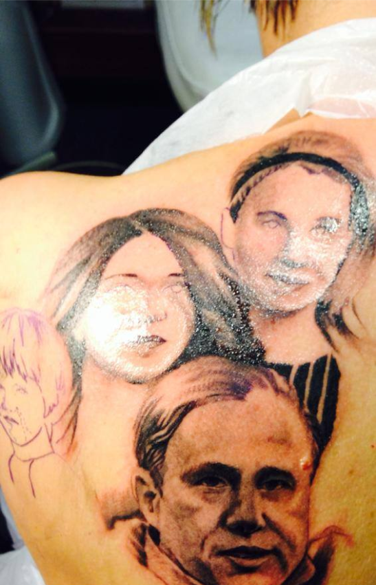Nebunie de tatuaj: sotia lui Reghe si-a desenat toata familia pe spate! Arabii nu trebuie sa vada asta :) FOTO & VIDEO_5