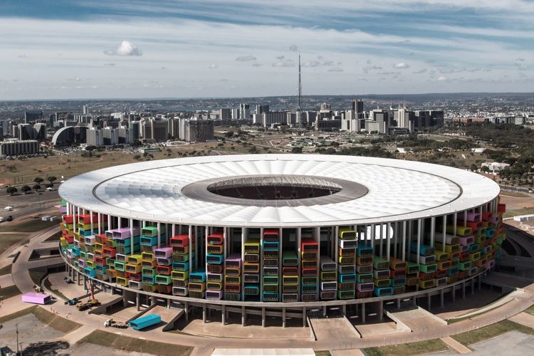 Idee revolutionara a unor arhitecti! Stadioanele Campionatului Mondial, transformate in LOCUINTE pentru oameni fara adapost_3