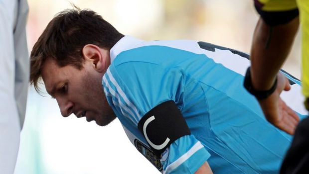 
	Messi vomita, Di Maria iesea cu masca de oxigen de pe teren! Clubul care a apelat la VIAGRA ca asa ceva sa nu se mai intample
