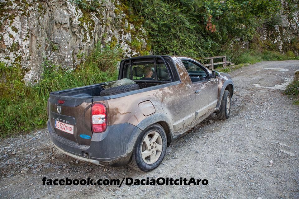 FOTO SPION! Noua Dacia a fost surprinsa fara deghizare la TESTE! Masina pregatita pentru lansarea oficiala din 2015_2