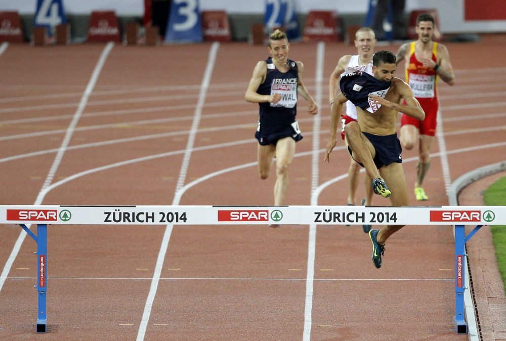 Imaginea anului la Europenele de Atletism! Primul sportiv caruia i s-a retras metalia de AUR pentru ca s-a bucurat prea devreme_3