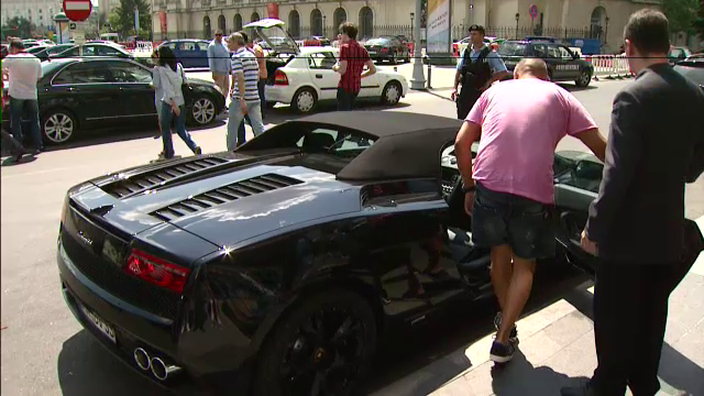 Aparitie SF in centrul Bucurestiului! Cine s-a dat jos dintr-un Lamborghini de 200.000 de euro! FOTO_10
