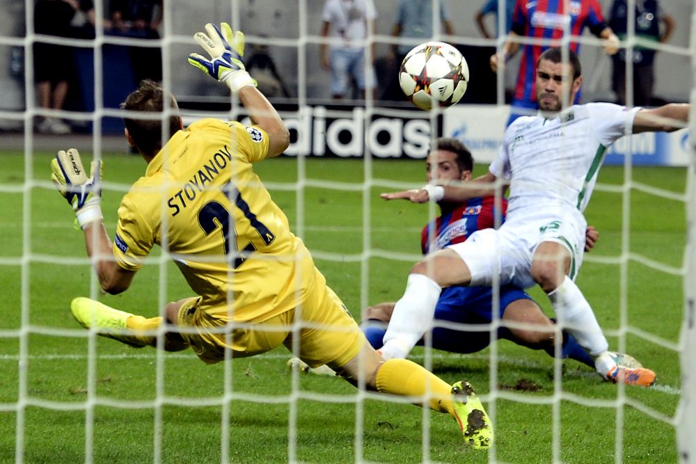 "Lovitura de pedeapsa" a lui Chipciu. Gestul nervos facut catre galeria Stelei dupa golul dramatic marcat cu Ludogorets. FOTO_3