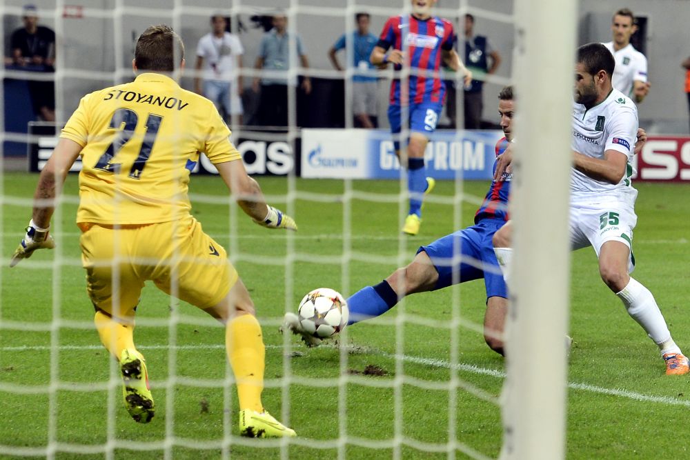 "Lovitura de pedeapsa" a lui Chipciu. Gestul nervos facut catre galeria Stelei dupa golul dramatic marcat cu Ludogorets. FOTO_4
