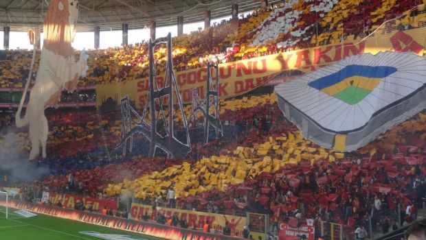 
	Show INCENDIAR la Sport.ro! Supercupa Turciei, Fenerbahce - Galatasaray, 20:30! Doi suporteri injunghiati la Manisa!

