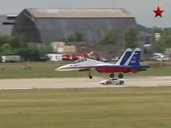 
	VIDEO Liniuta intre un Lamborghini Huracan si un avion de vanatoare rusesc! Cine a castigat:
