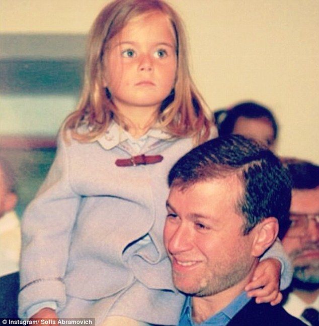 Are 19 ani si traieste intr-un IMPERIU de 9 miliarde de euro. Imagini rare cu Sofia, fiica lui Roman Abramovic. FOTO_1