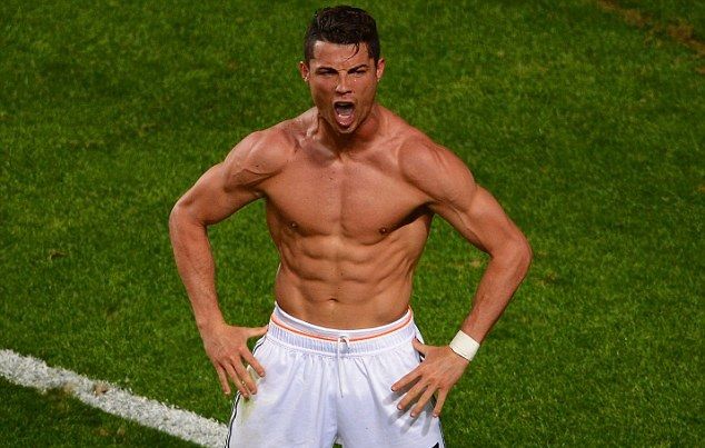 N-ai fi crezut niciodata asta! Ronaldo a dezvaluit MOTIVUL pentru care se dezbraca dupa goluri! Vezi de ce face asta mereu_1