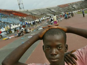 FIFA se implica in lupta cu Ebola, care a ucis 2300 de oameni. Cum arata stadionul care va fi transformat in centre de tratament