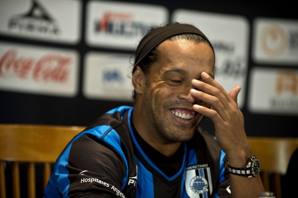 Ronaldinho, spectacol la conferinta de prezentare in Mexic: "Am venit sa cuceresc trofee si femei!" :) _2