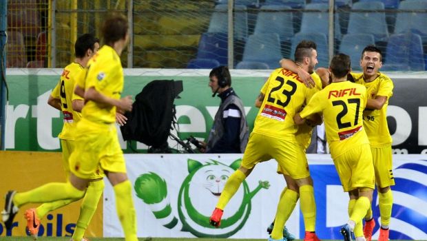 
	Meci ULUITOR in Cupa Romaniei! O echipa din Liga a 2-a conducea cu 1-0 in minutul 90+4! A urmat o nebunie totala cu 5 goluri
