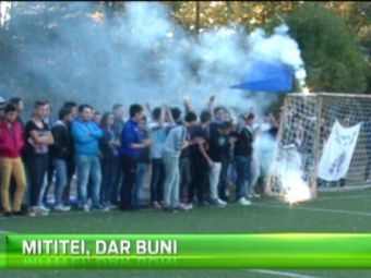 Spectacol la derby-ul Craiovei la copii, fanii au aprins fumigene si torte! Cine a castigat