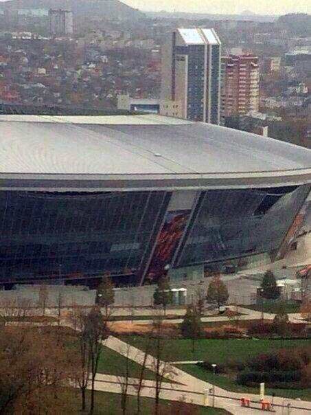 FOTO Stadionul lui Sahtior a fost BOMBARDAT din nou! Arena de 200 de milioane a lui Ahmetov devine o RUINA! _1