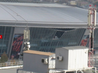 
	FOTO Stadionul lui Sahtior a fost BOMBARDAT din nou! Arena de 200 de milioane a lui Ahmetov devine o RUINA!&nbsp;
