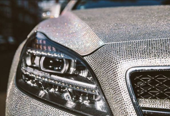 "Cea mai vulgara masina" a fost vanduta pe eBay! Cat a costat Mercedes-ul CLS 350 decorat cu 1 milion de cristale Swarovski_1