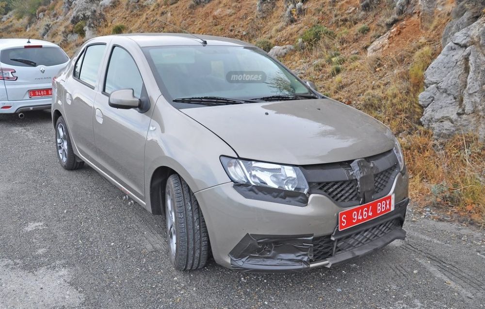 FOTO Dacia lanseaza Sandero Sport! SURPRIZA pregatita pentru 2015 a fost descoperita la teste! Vezi cum arata_10