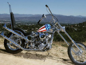 
	Un Harley Davidson a fost vandut la licitatie cu 1.350.000$, cel mai scump motor din toate timpurile! Cine l-a condus inainte:
