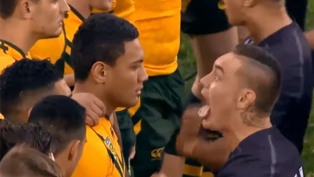 
	Haka cu final neasteptat! Infricosatorul ritual MAORI, sfidat de australieni la un meci de rugby! Cum s-a terminat totul: VIDEO
