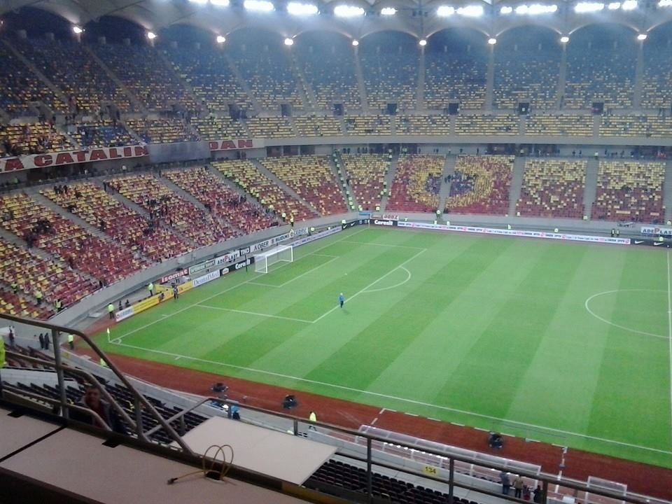 Moment unic la un Steaua - Dinamo! Doi fani ai oaspetilor s-au infiltrat in peluza Stelei si au afisat un banner! Ce scria pe el_32