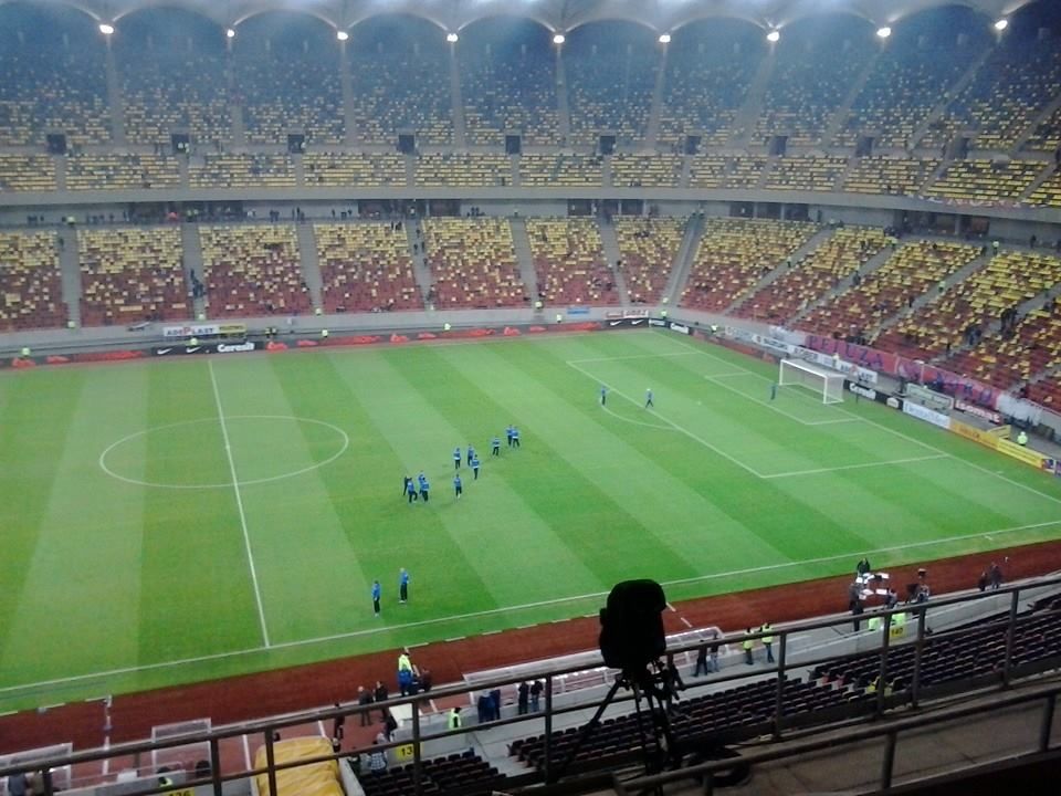 Moment unic la un Steaua - Dinamo! Doi fani ai oaspetilor s-au infiltrat in peluza Stelei si au afisat un banner! Ce scria pe el_34
