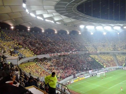 Moment unic la un Steaua - Dinamo! Doi fani ai oaspetilor s-au infiltrat in peluza Stelei si au afisat un banner! Ce scria pe el_36
