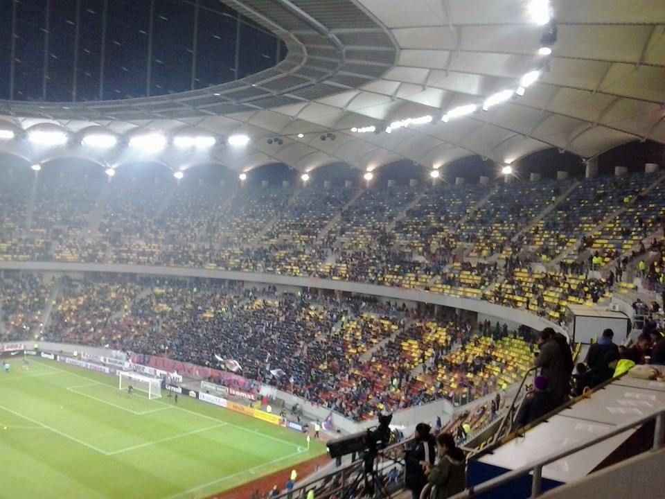 Moment unic la un Steaua - Dinamo! Doi fani ai oaspetilor s-au infiltrat in peluza Stelei si au afisat un banner! Ce scria pe el_37