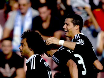 
	C7istian00 Ronaldo, gol la meciul 700! Granada 0-4 Real Madrid! Goluri senzationale James si Benzema! Vezi fazele
