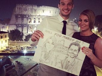 Andy Carroll si-a cerut iubita de sotie langa Colosseum. FOTO&nbsp;