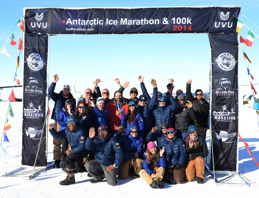 Romanca de la capatul lumii. Consultant bancar, a inceput sa alerge acum 18 luni, azi a cucerit Antarctica in cel mai dur maraton_3